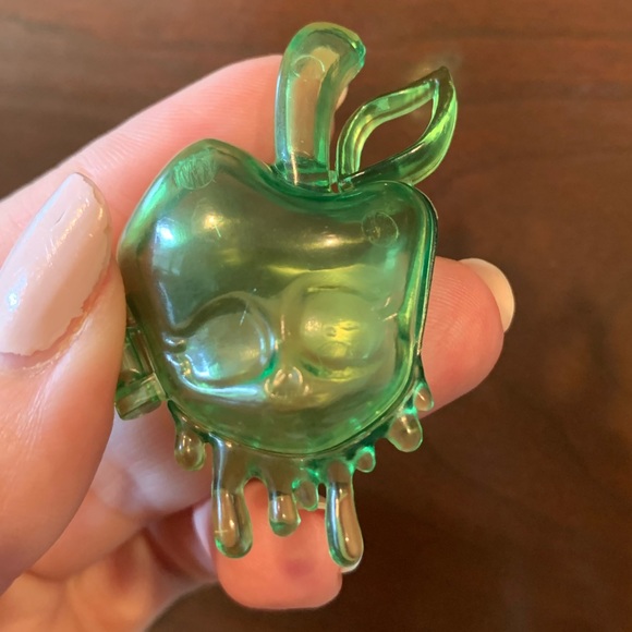 Monster High Draculaura Snow Bite Doll - Target Exclusive 2012 - Picture 11 of 14